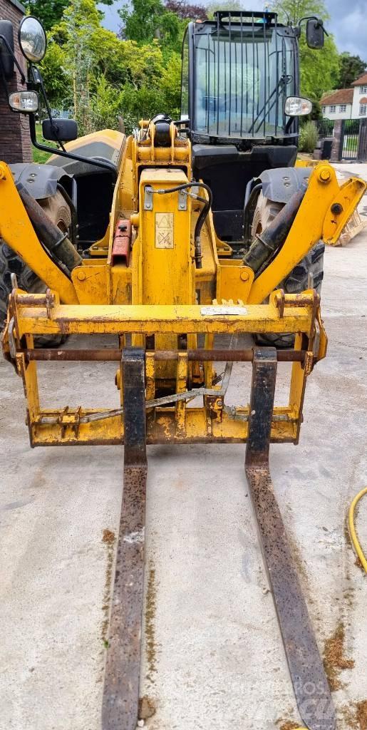 JCB 535-125 Телескопічні навантажувачі