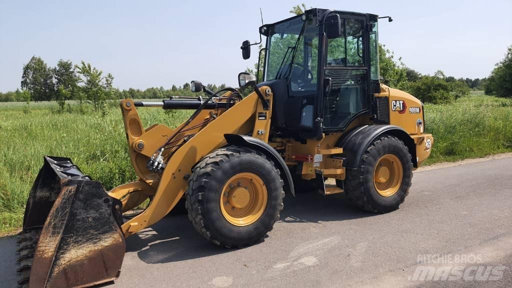 CAT 908M Фронтальні навантажувачі