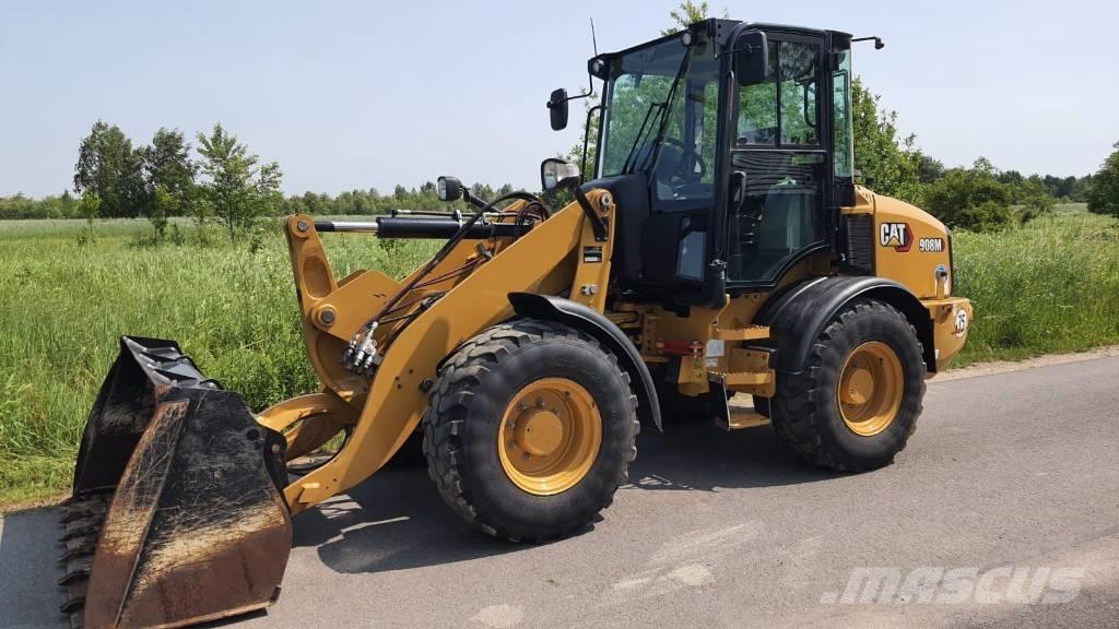 CAT 908M Фронтальні навантажувачі