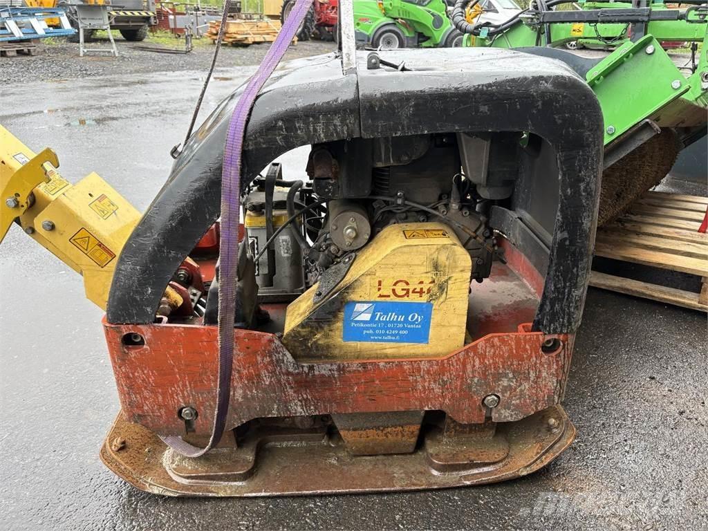 Dynapac LG400 Віброплити та вібротрамбовки