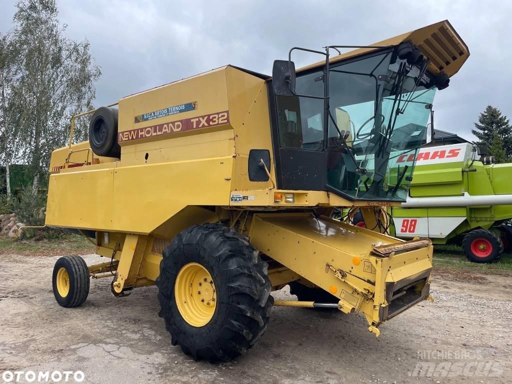 New Holland TX 32 Зернозбиральні комбайни