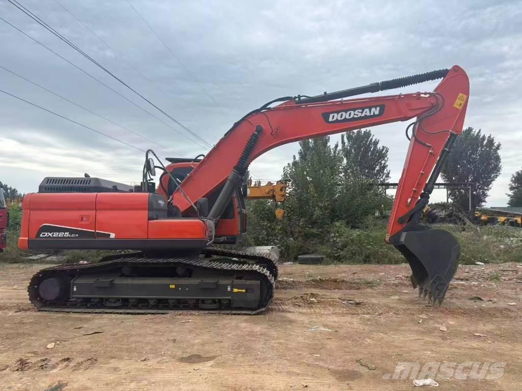 Doosan DX 225 Гусеничні екскаватори