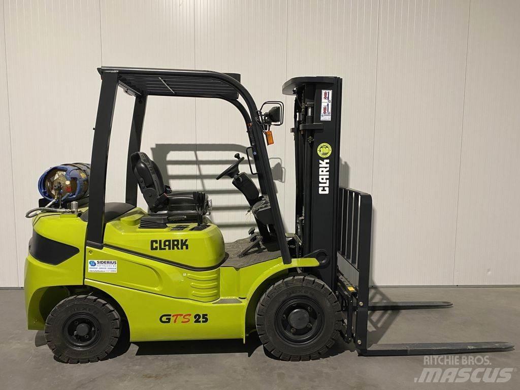 Clark GTS25 Газові навантажувачі
