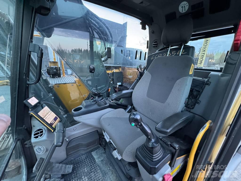 Volvo ECR 235 EL Гусеничні екскаватори
