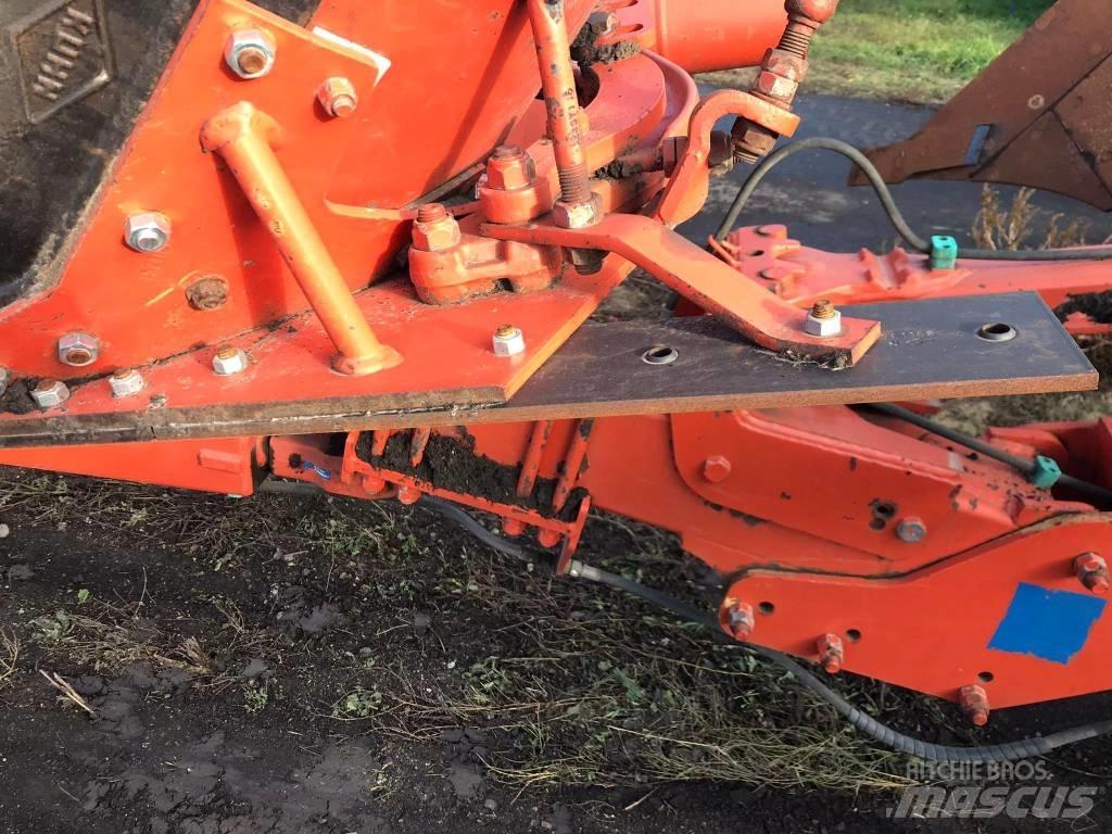 Kuhn Challenger Реверсивні плуги