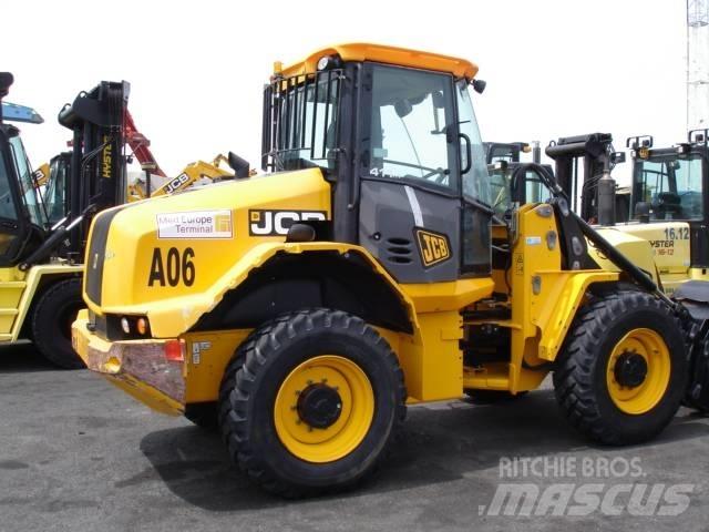JCB 411 HT Фронтальні навантажувачі