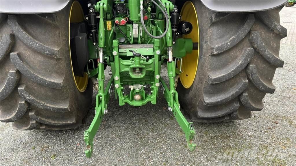 John Deere 6M240 Трактори