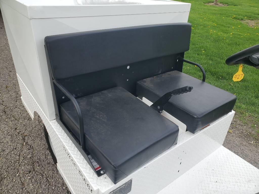 Taylor-Dunn R380 Тягачі колісні