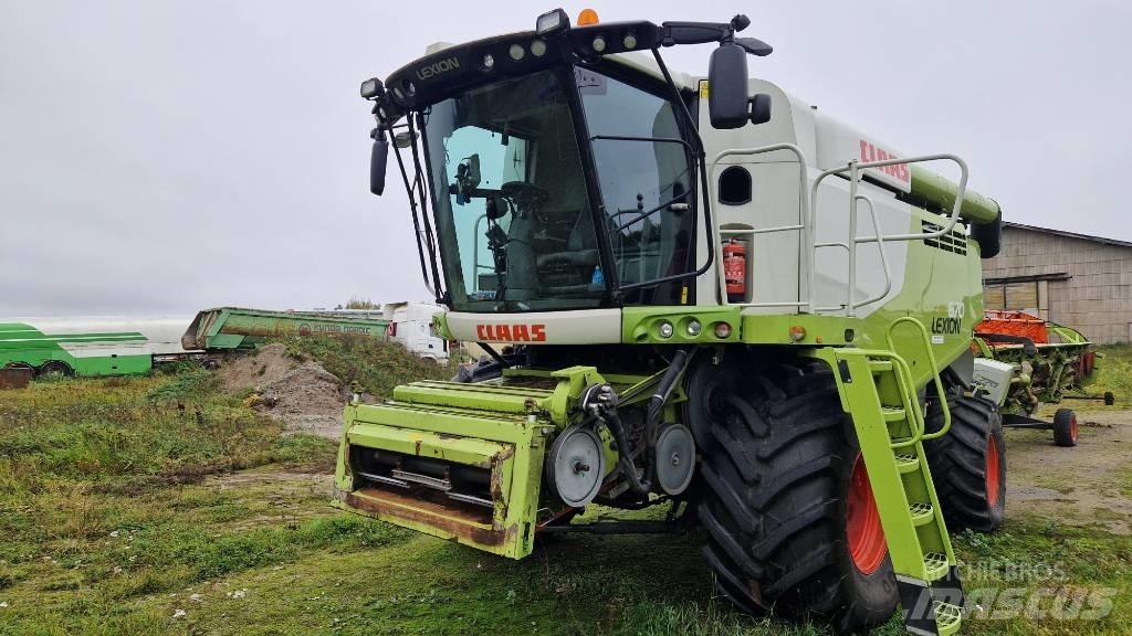 CLAAS Lexion 670 Зернозбиральні комбайни