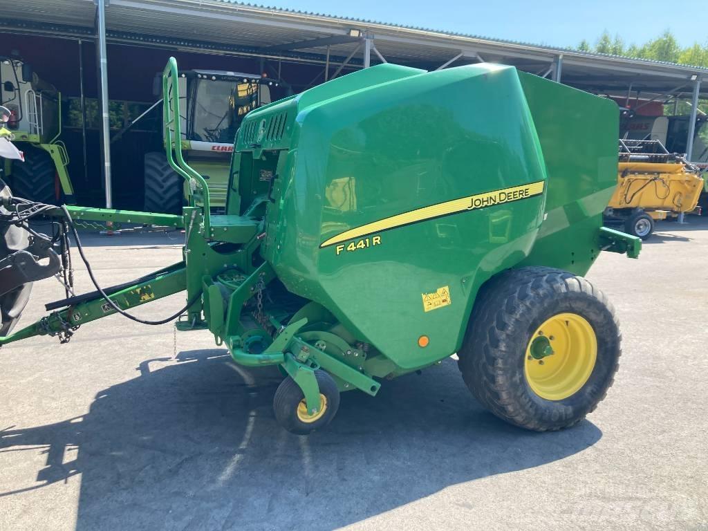 John Deere F441R Рулонні прес-підбирачі