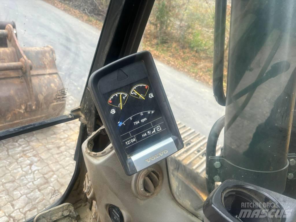 Volvo EC 220 DL Гусеничні екскаватори