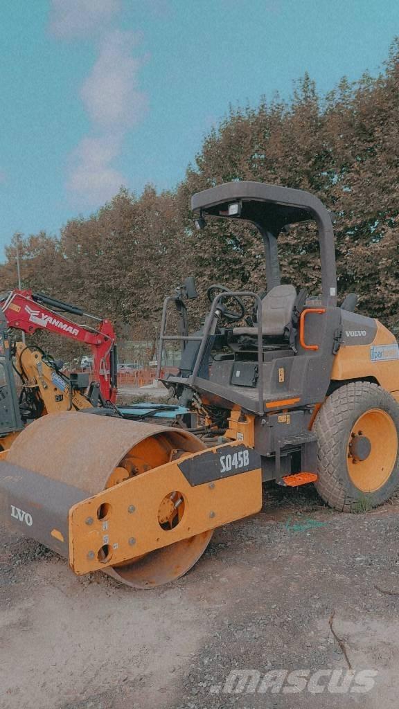 Volvo SD 45 B Грунтові котки
