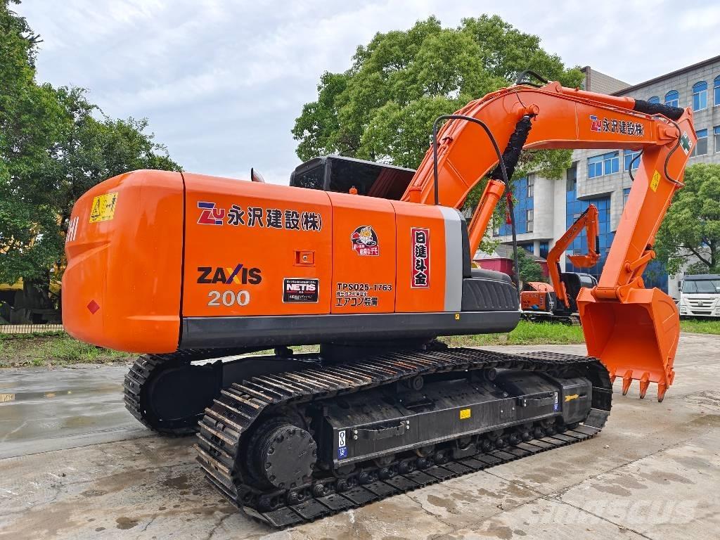 Hitachi ZX 200 Гусеничні екскаватори