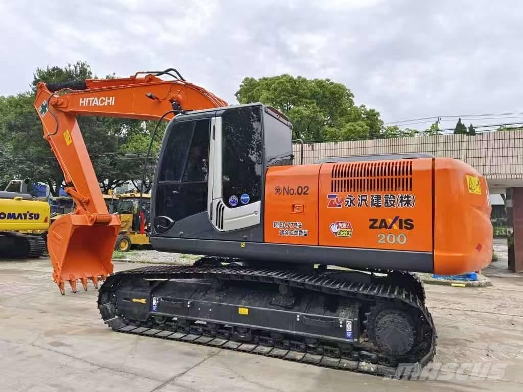Hitachi ZX 200 Гусеничні екскаватори