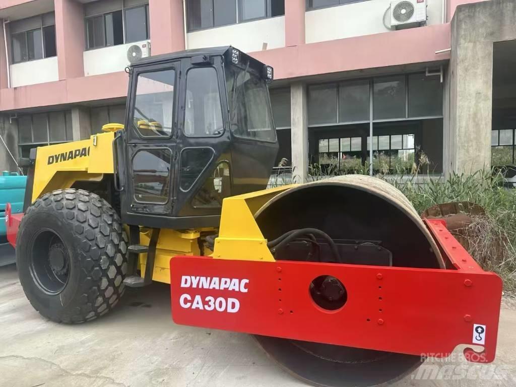 Dynapac CA 30 D Грунтові котки