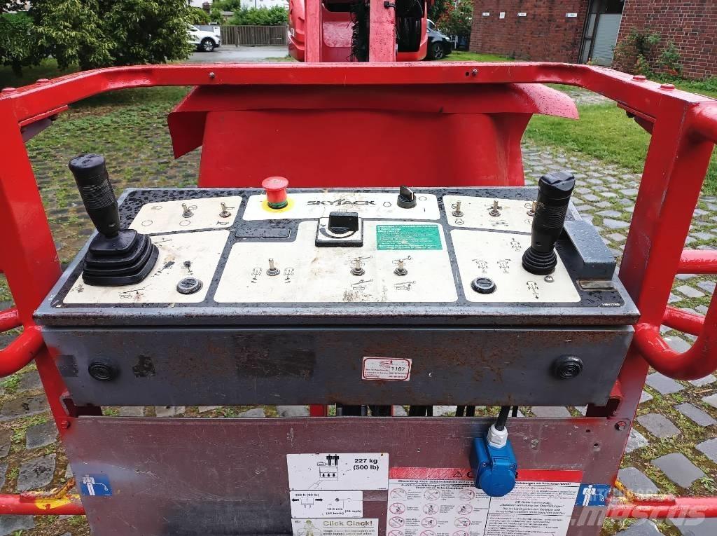 SkyJack SJ 66 T Телескопічні підйомники