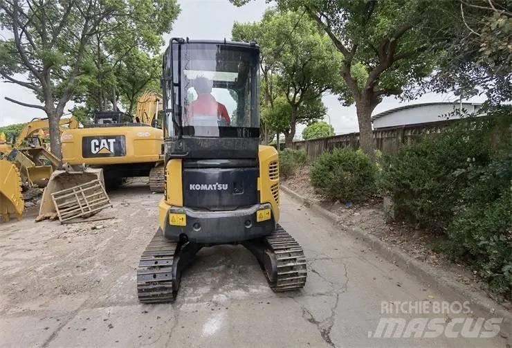Komatsu PC35 Гусеничні екскаватори