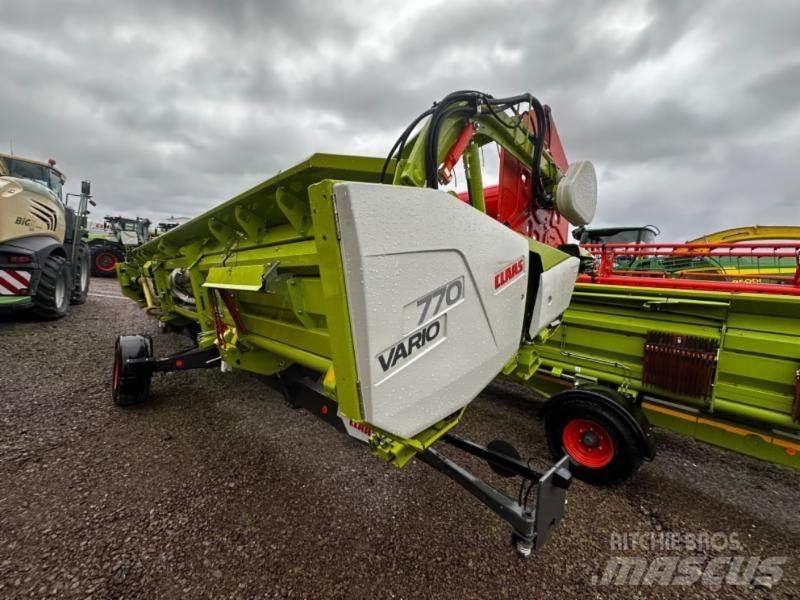 CLAAS LEXION 6700 Зернозбиральні комбайни