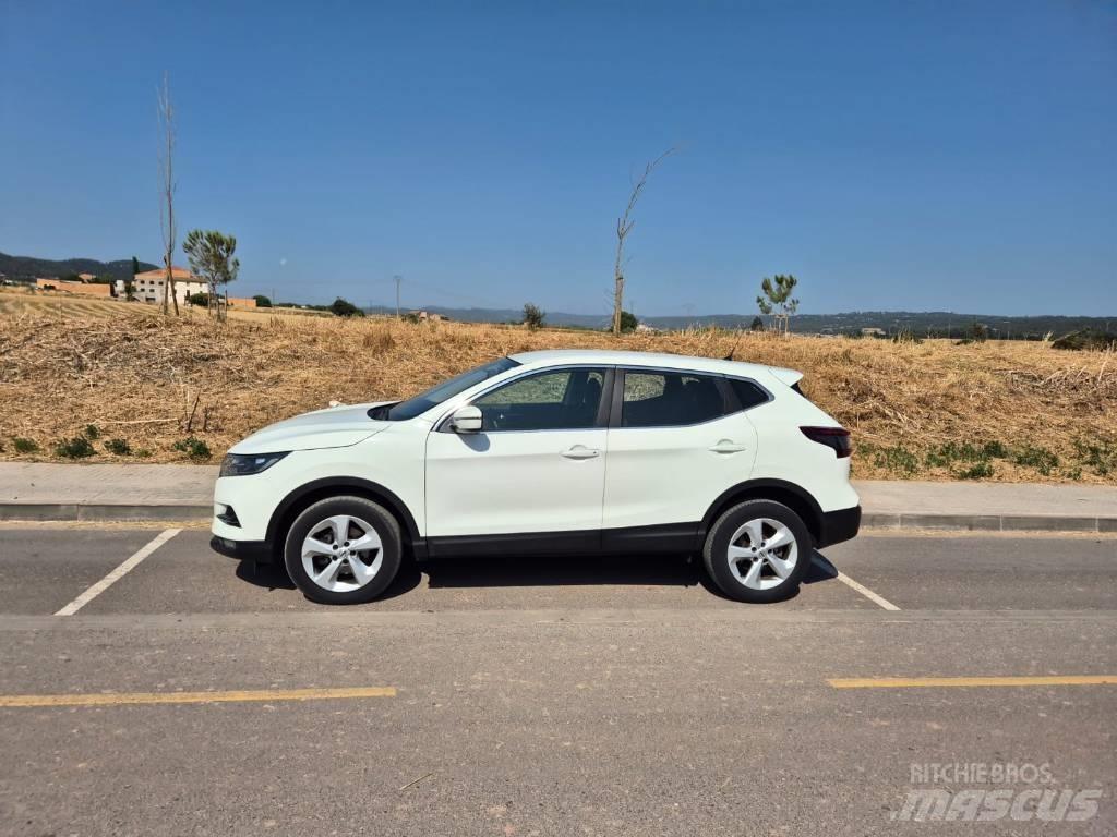 Nissan Qashqai Автомобілі