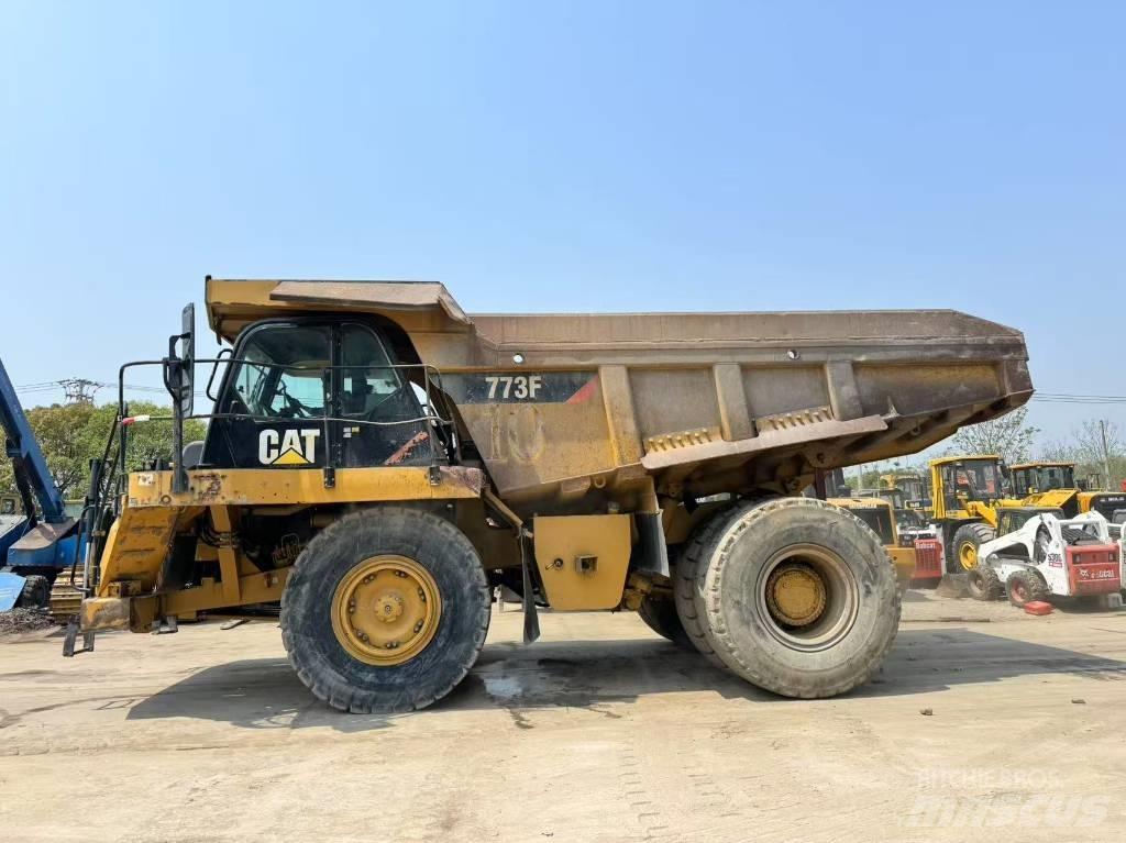CAT 773 F Кар`єрні самоскиди