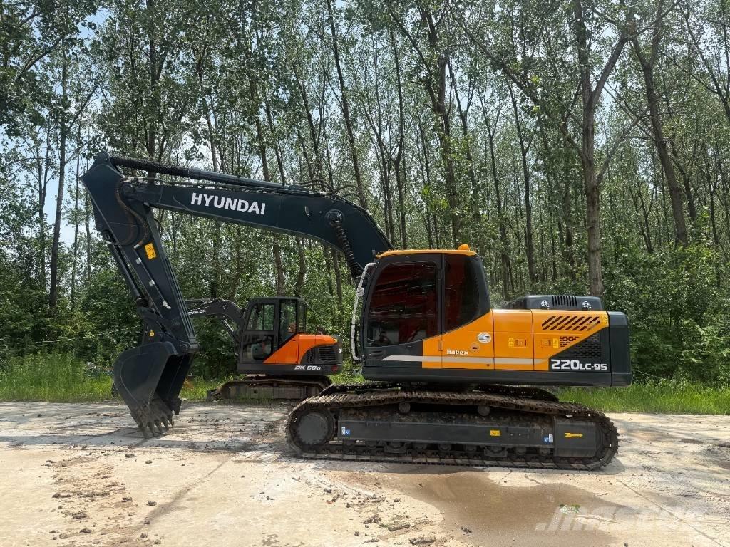 Hyundai R220LC-9S Гусеничні екскаватори
