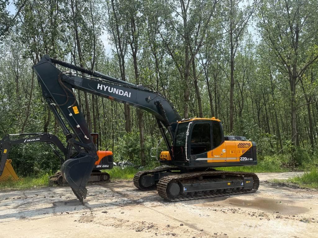 Hyundai R220LC-9S Гусеничні екскаватори