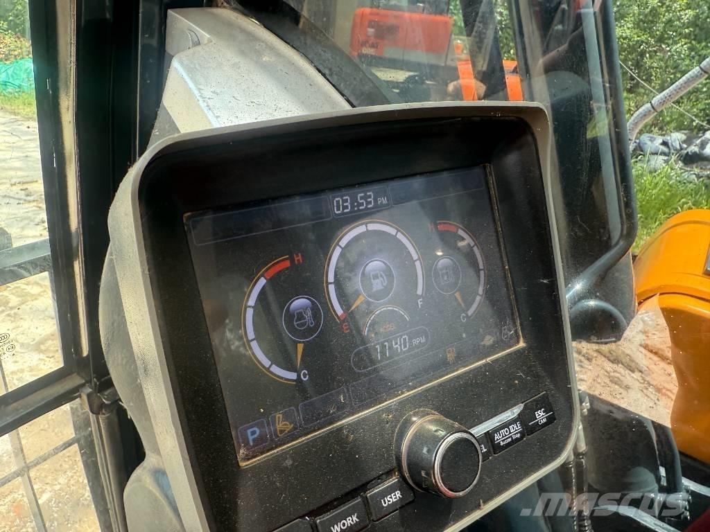 Hyundai R220LC-9S Гусеничні екскаватори