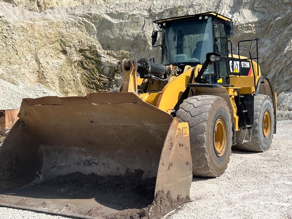 CAT 972m Фронтальні навантажувачі