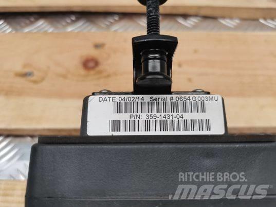 CAT 720 meter Електроніка