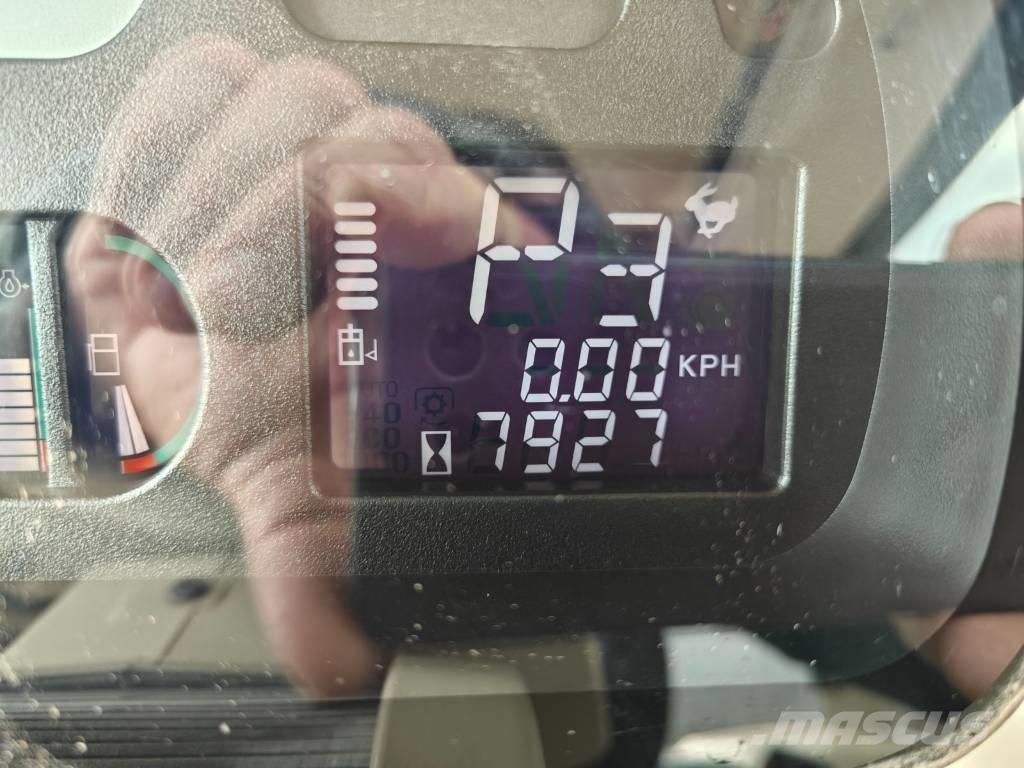 Massey Ferguson 8690 Трактори