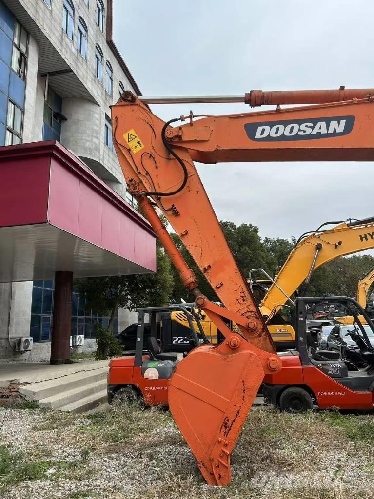 Doosan DH 210 W-7 Колісні екскаватори