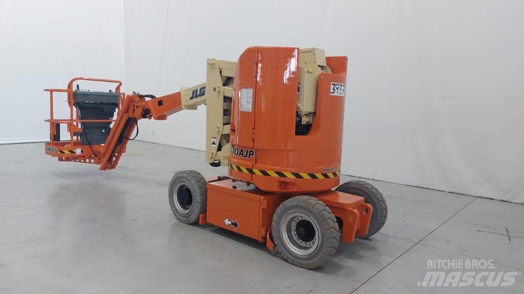 JLG E300AJP Колінчаті підйомники