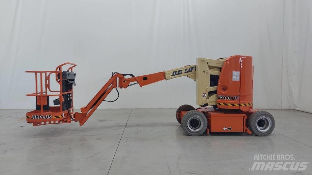 JLG E300AJP Колінчаті підйомники