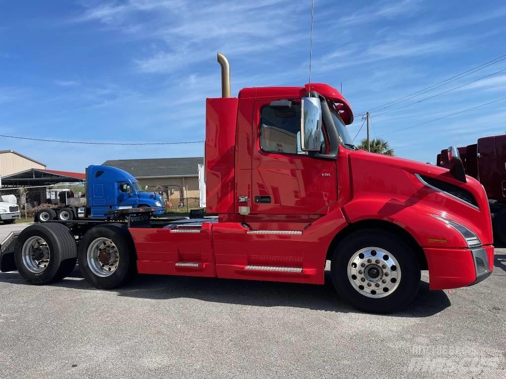 Volvo VNL64T300 Тягачі