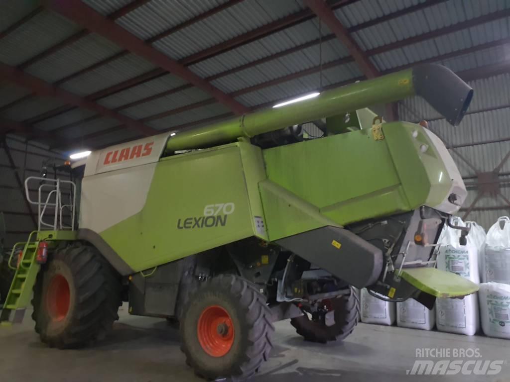 CLAAS Lexion 670 Зернозбиральні комбайни