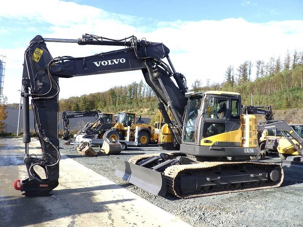 Volvo ECR 235 D Гусеничні екскаватори