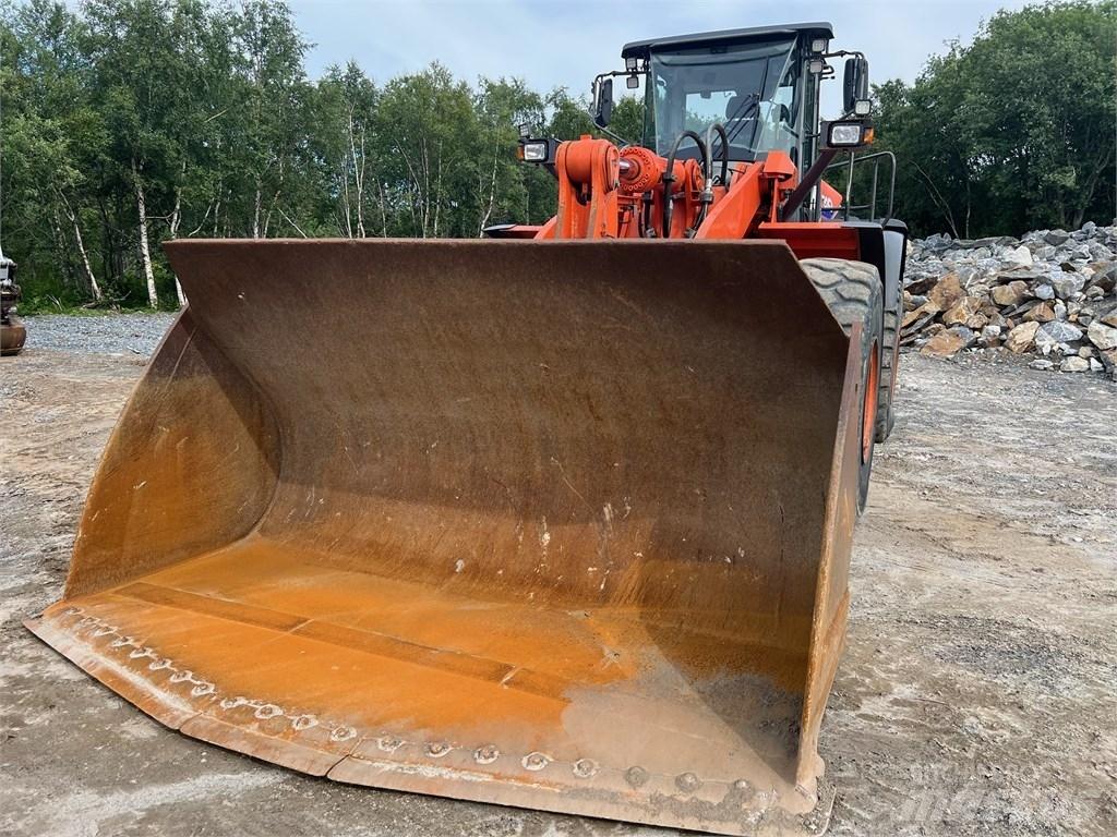 Hitachi ZW 310-6 Фронтальні навантажувачі