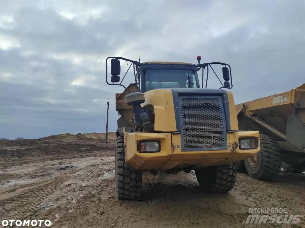 Bell B 30 D Зчленовані самоскиди