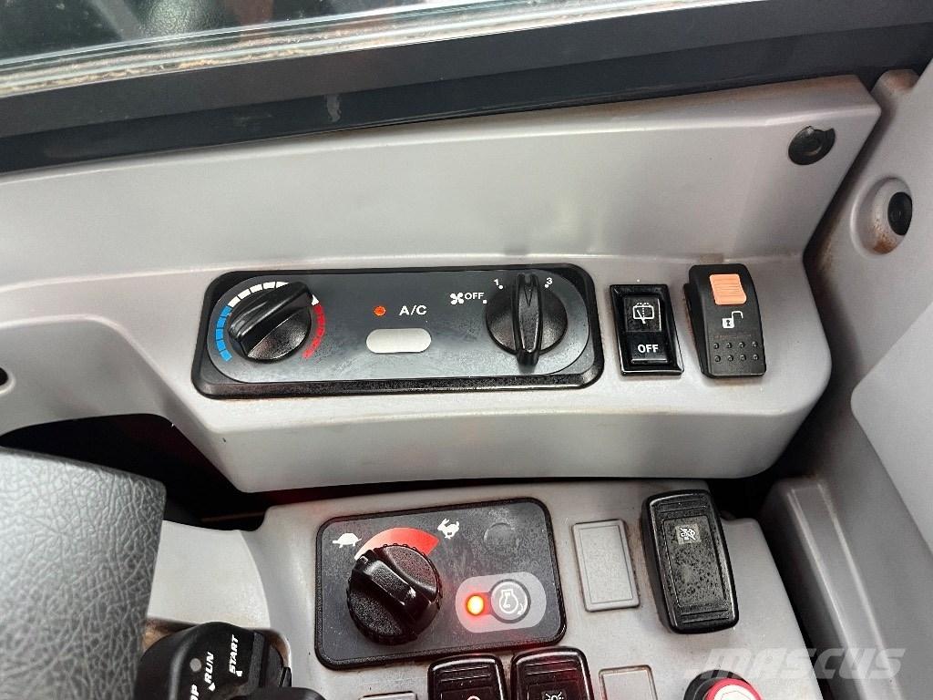 Kubota KX 080-4 Середні екскаватори 7т. - 12т.