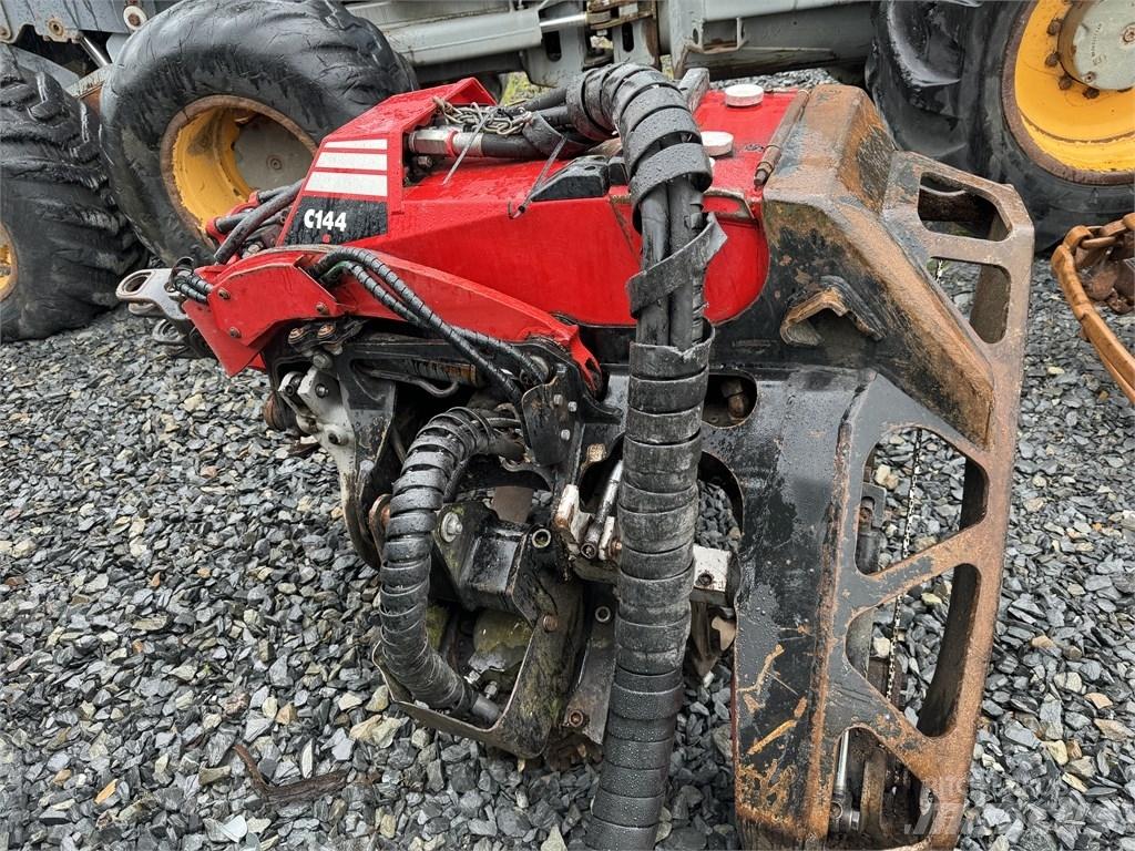 Komatsu C 144 Сучкорізи