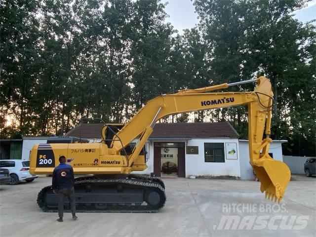 Komatsu PC200-8 Гусеничні екскаватори