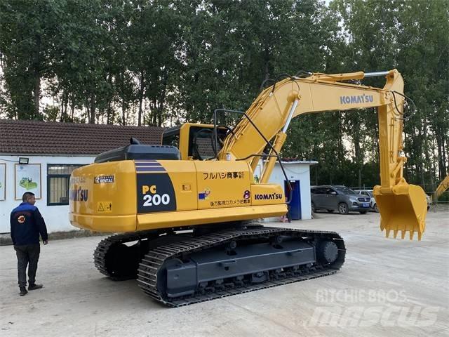 Komatsu PC200-8 Гусеничні екскаватори