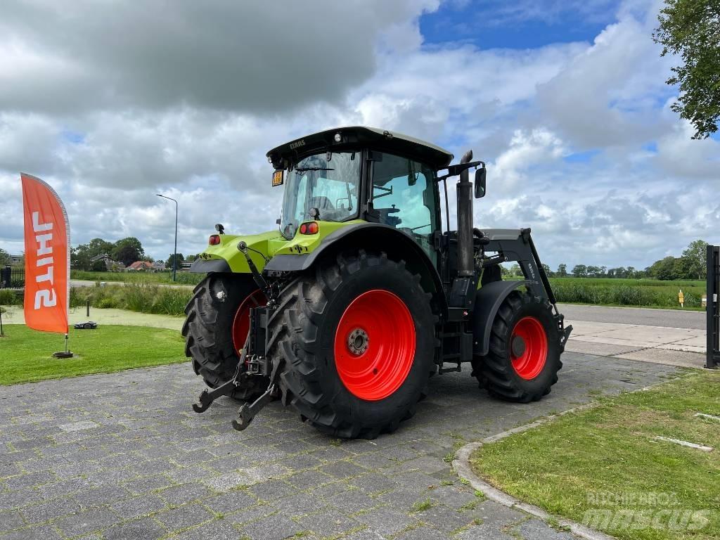 CLAAS Arion 530 CIS Трактори