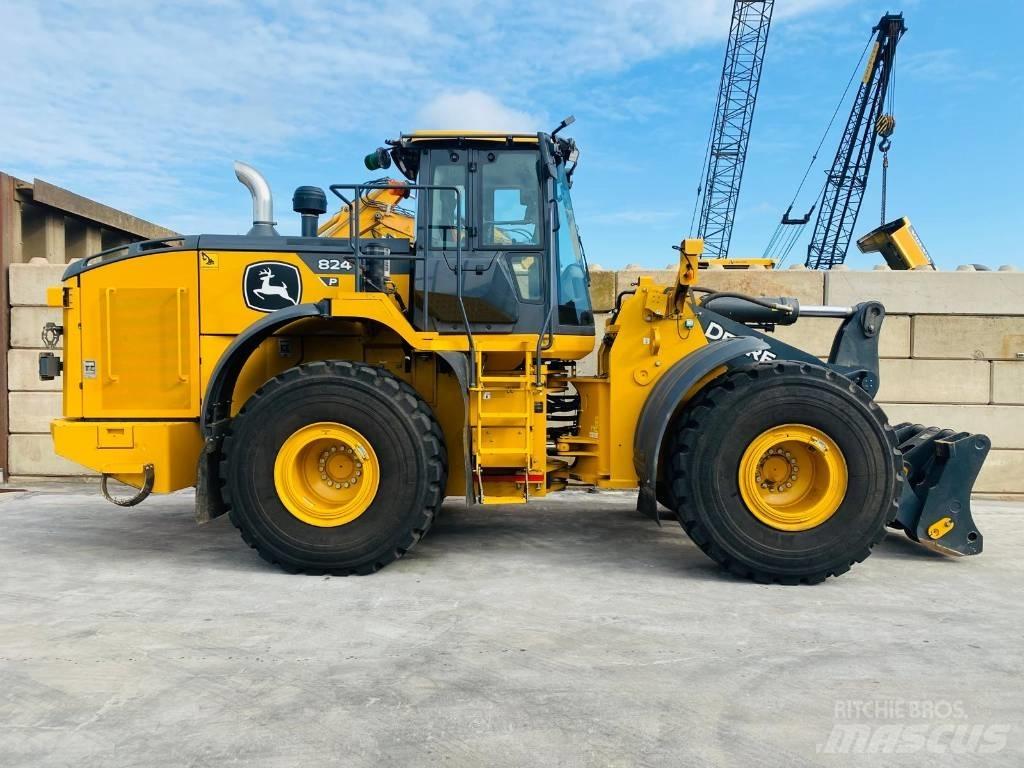 John Deere 824p Фронтальні навантажувачі