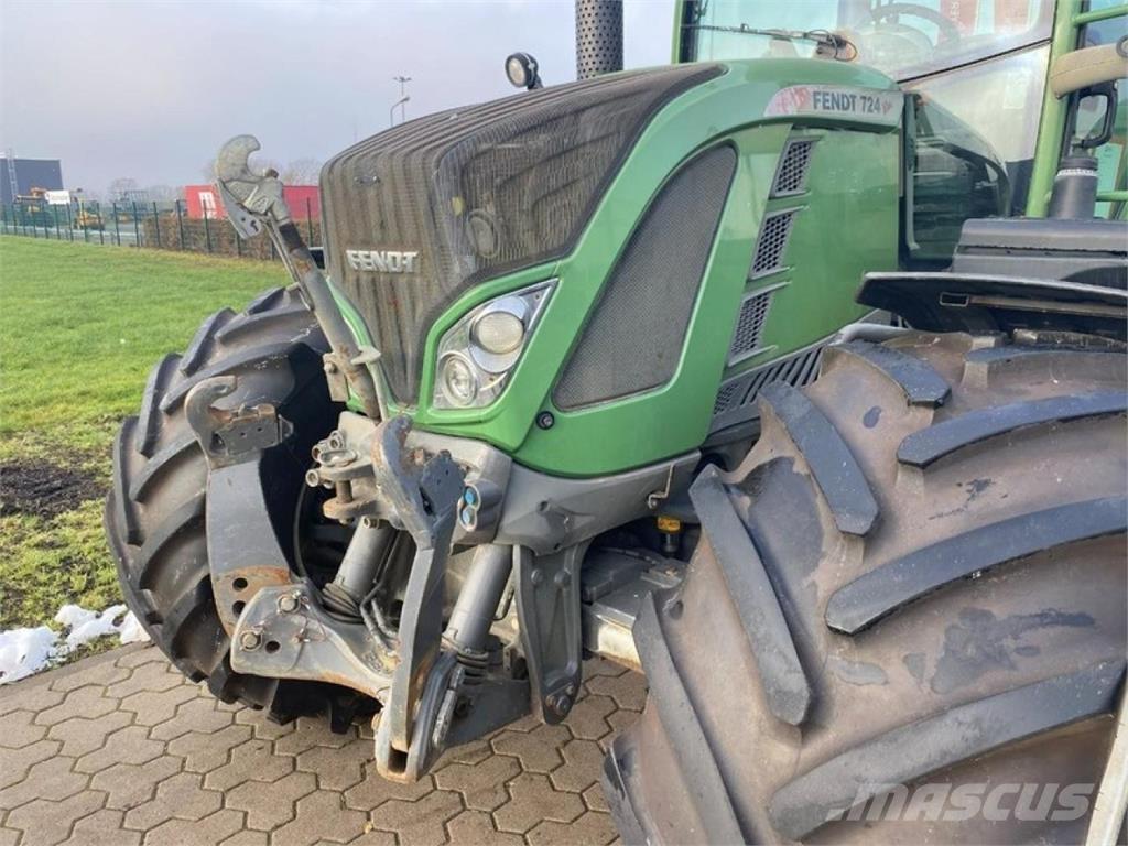 Fendt 724 PROFI Трактори