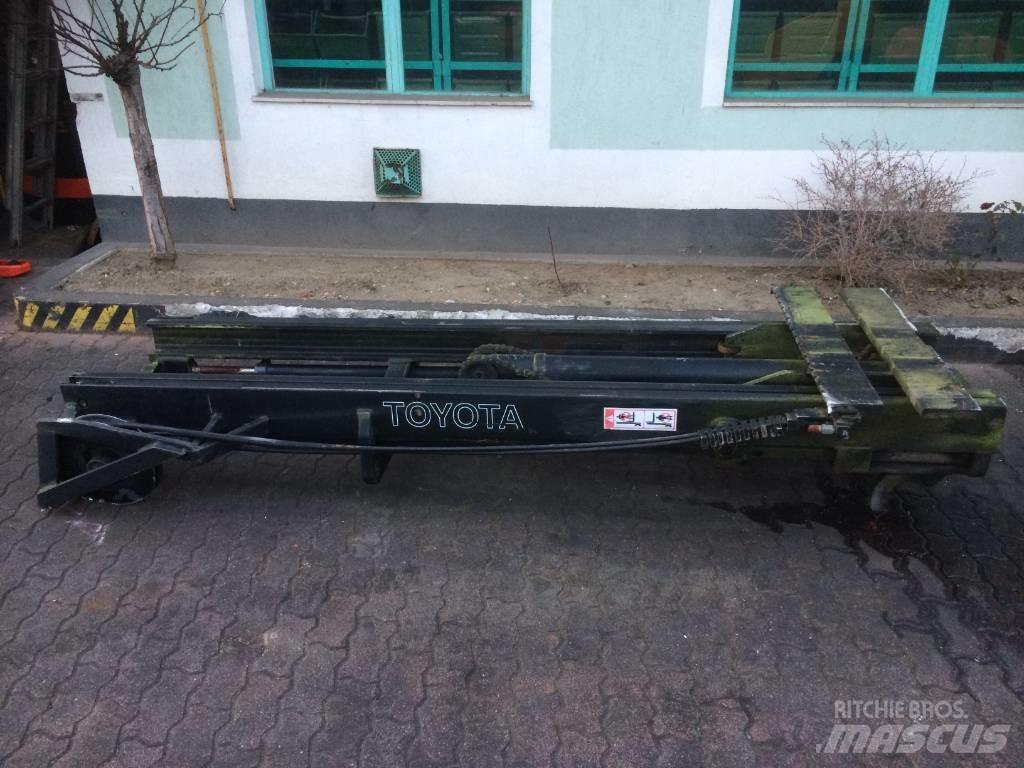 Toyota 6FD25 M-0240 Щогли навантажувачів