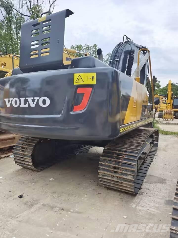 Volvo EC 210 D Гусеничні екскаватори
