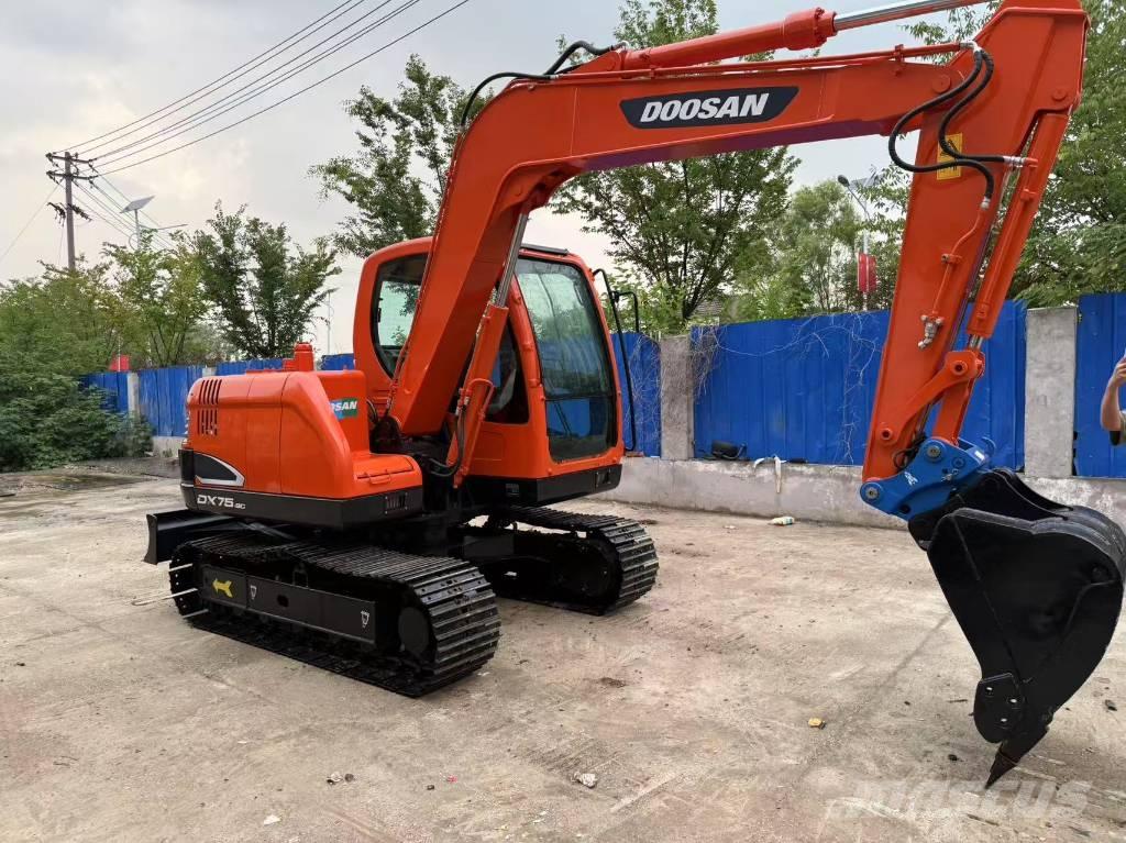 Doosan DX 75 Гусеничні екскаватори