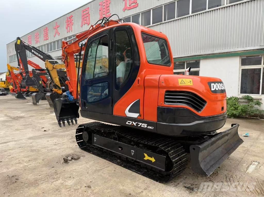 Doosan DX 75 Гусеничні екскаватори