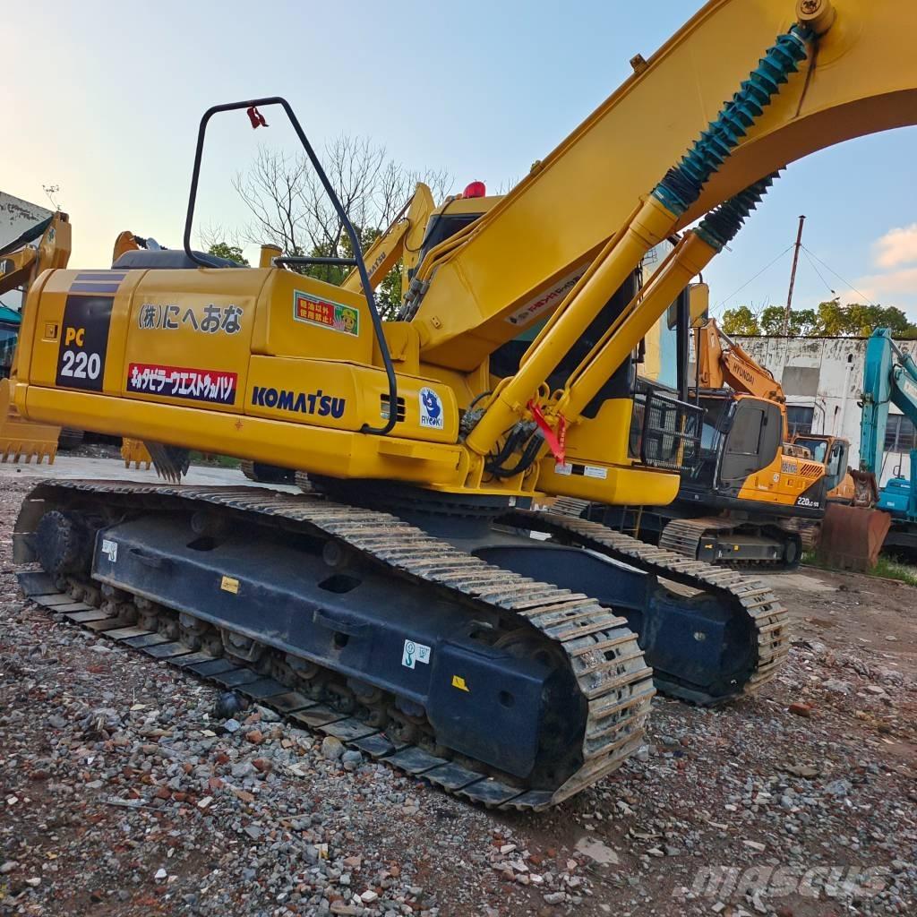 Komatsu PC 220 Гусеничні екскаватори